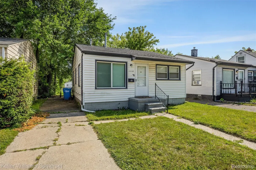 11118 Jewett Avenue Warren City MI 48089