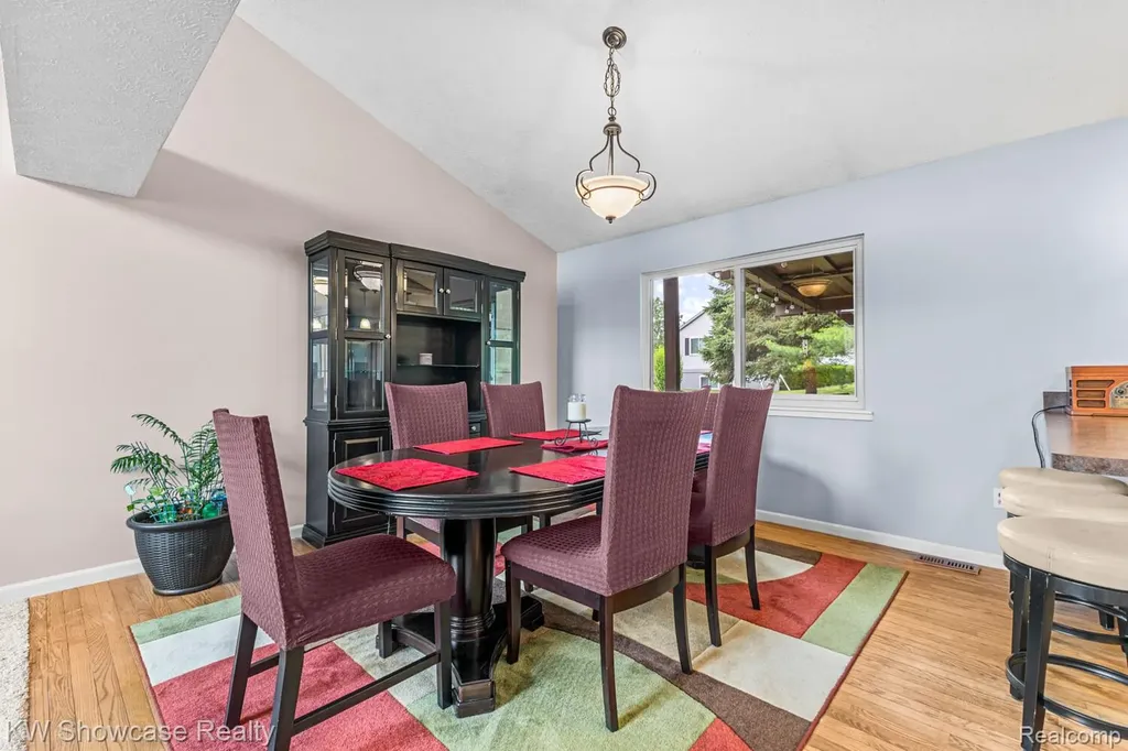 1313 Pin Oak Bluff Howell Township MI 48843
