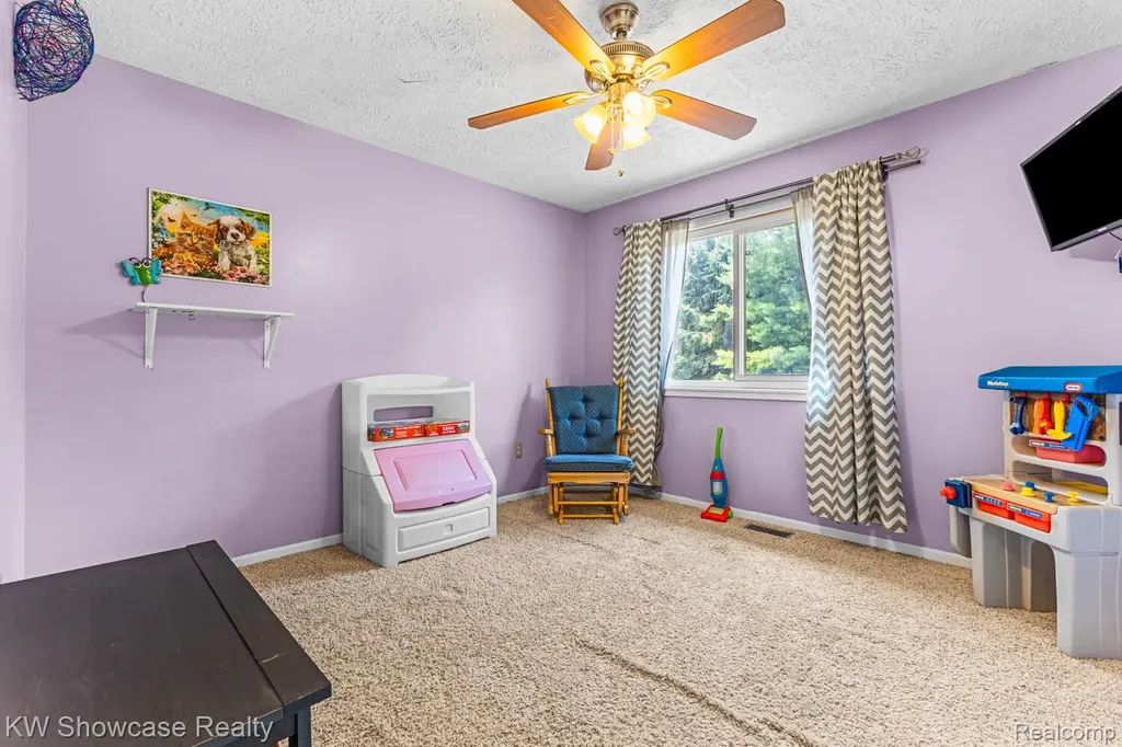1313 Pin Oak Bluff Howell Township MI 48843