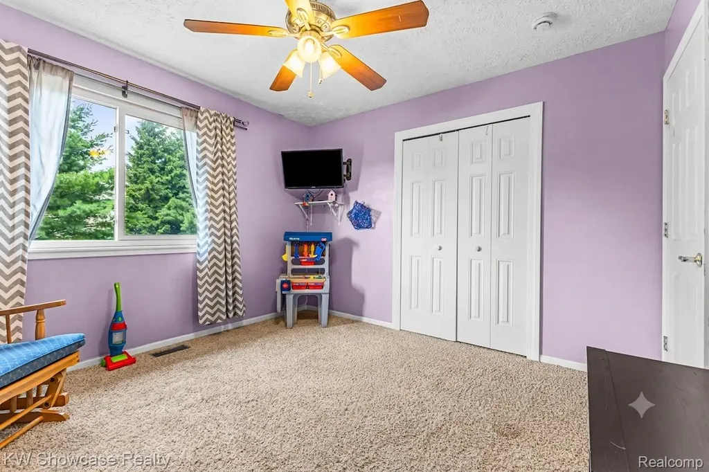 1313 Pin Oak Bluff Howell Township MI 48843
