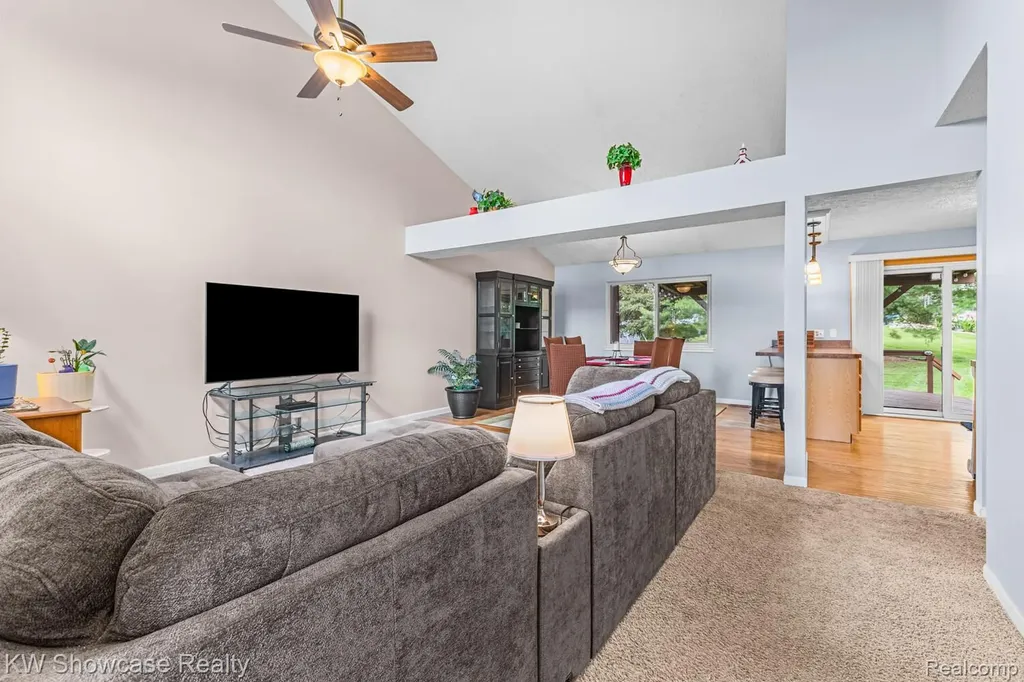 1313 Pin Oak Bluff Howell Township MI 48843