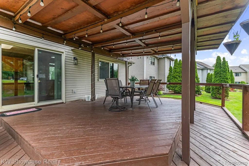 1313 Pin Oak Bluff Howell Township MI 48843