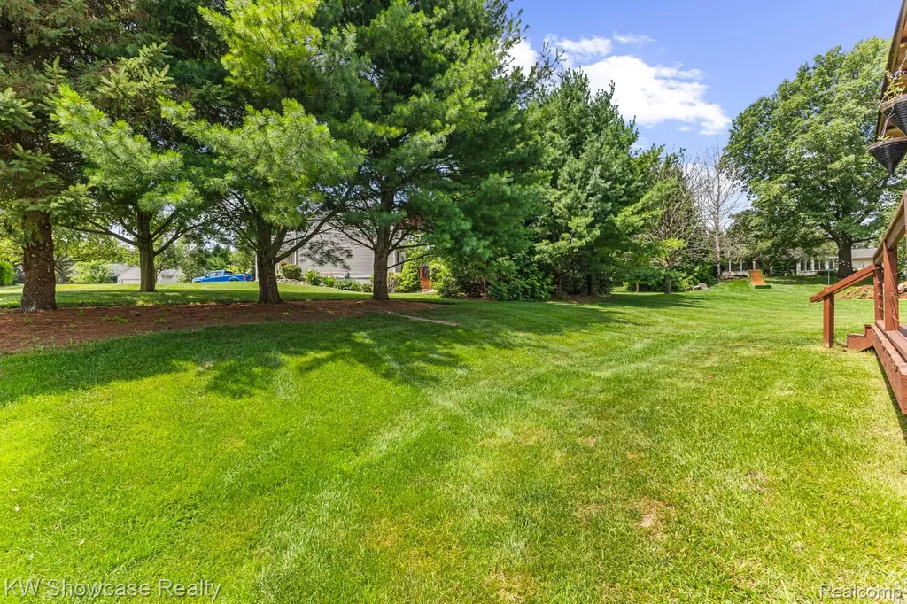 1313 Pin Oak Bluff Howell Township MI 48843
