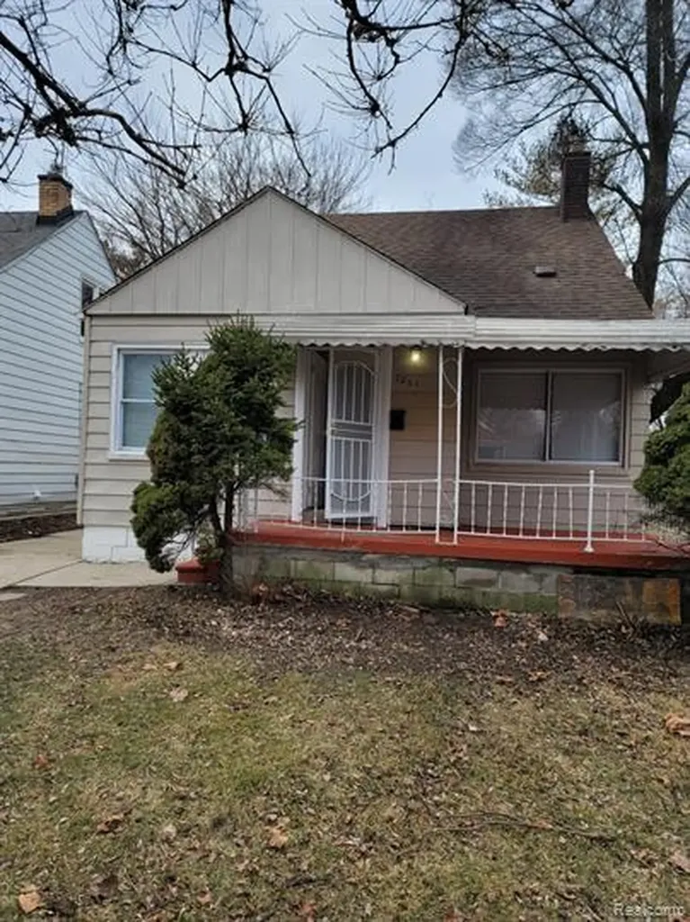 7261 Auburn Street Detroit City MI 48228