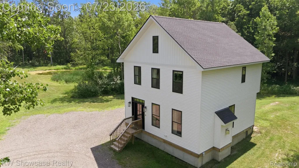 9725 Copper Ridge Drive Handy Township MI 48836