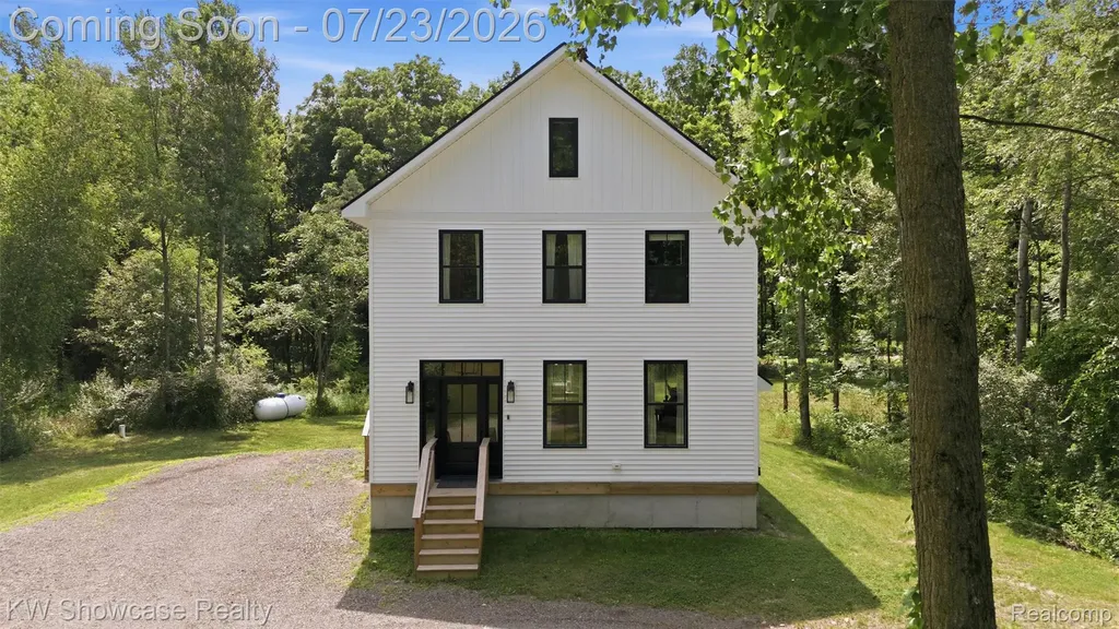 9725 Copper Ridge Drive Handy Township MI 48836
