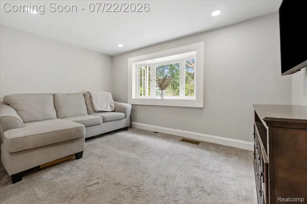 16036 Worden Road Groveland Township MI 48442