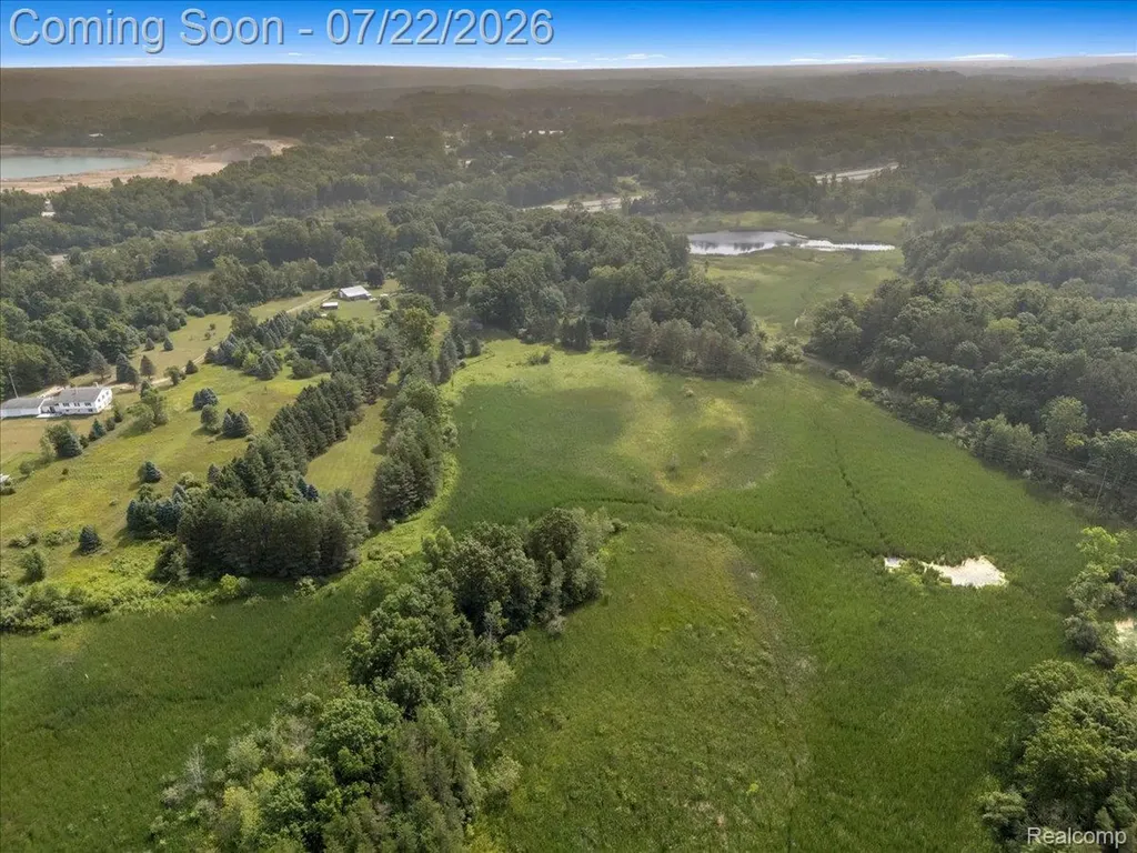 16036 Worden Road Groveland Township MI 48442