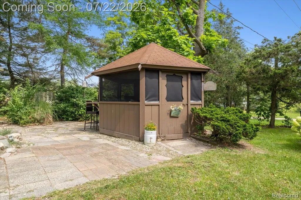 16036 Worden Road Groveland Township MI 48442