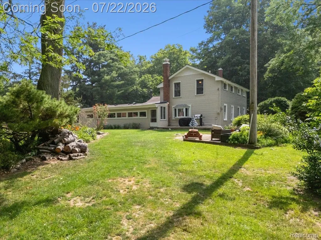 16036 Worden Road Groveland Township MI 48442