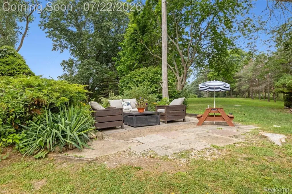 16036 Worden Road Groveland Township MI 48442