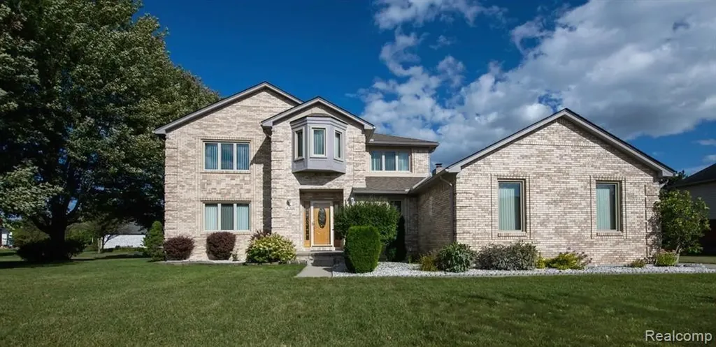47630 Robins Nest Drive Shelby Charter Township MI 48315