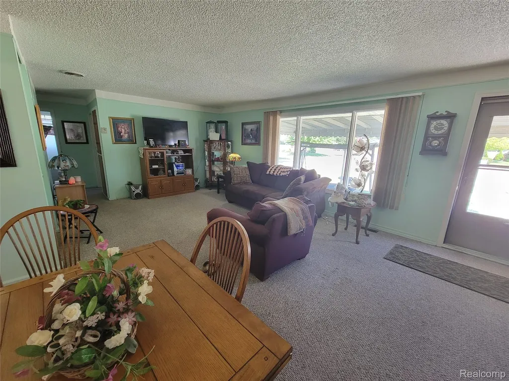 18511 Wendy Riverview City MI 48193