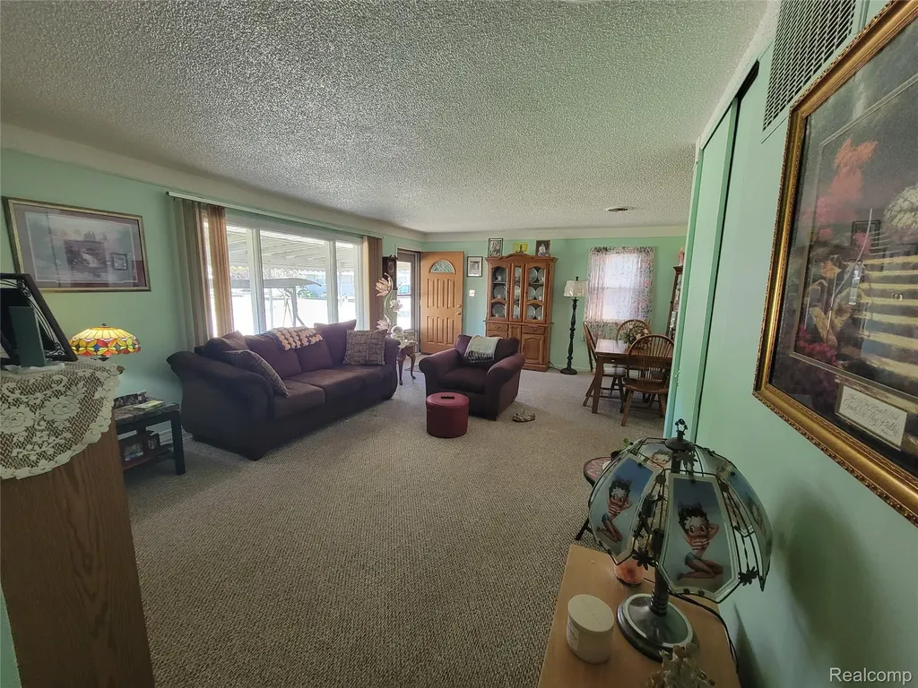 18511 Wendy Riverview City MI 48193