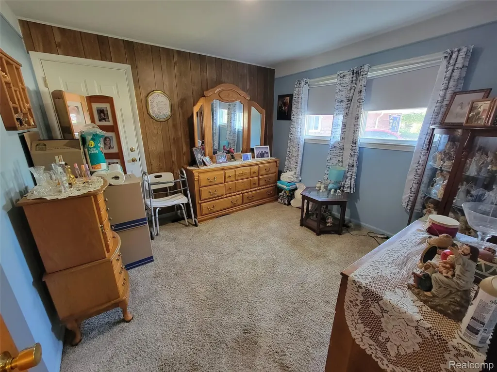 18511 Wendy Riverview City MI 48193