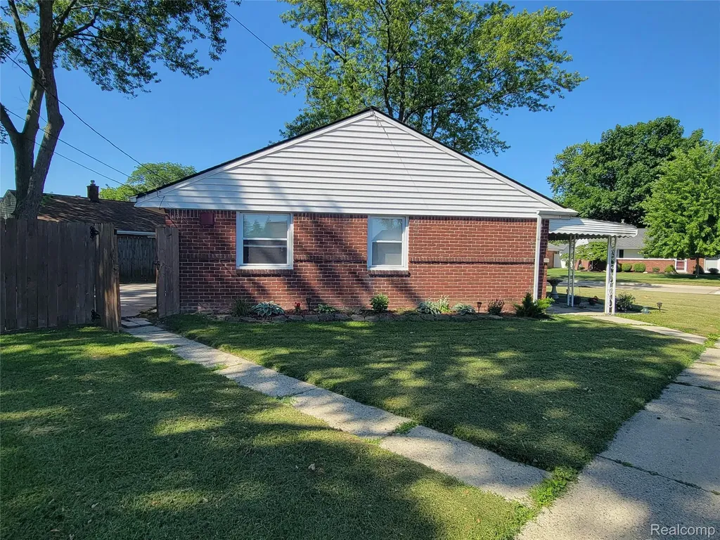 18511 Wendy Riverview City MI 48193