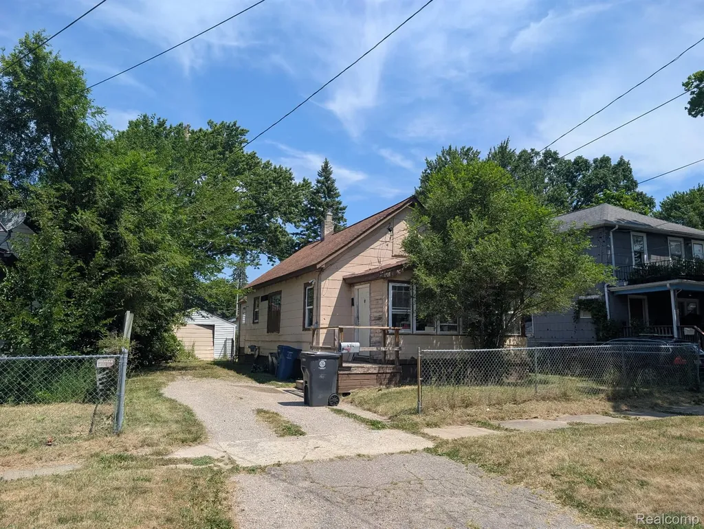 934 Barrie Avenue Flint City MI 48507