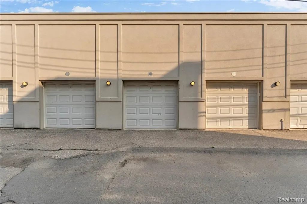 2843 E Grand Boulevard Detroit City MI 48211