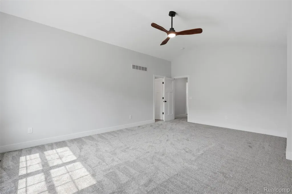 9400 Roland Drive Hamburg Township MI 48116