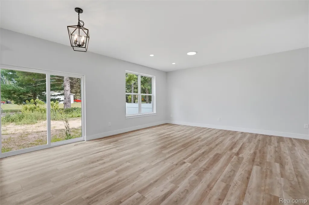 9400 Roland Drive Hamburg Township MI 48116