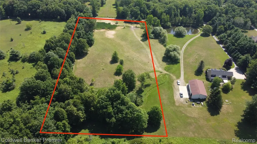 3975 Hagerman Road Addison Township MI 48367