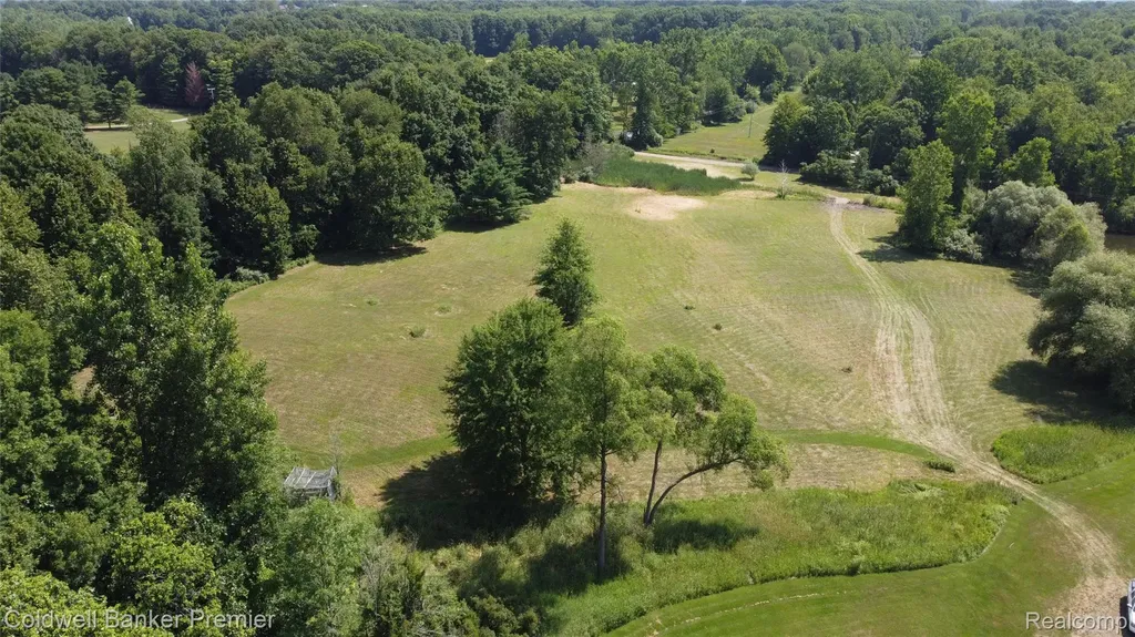 3975 Hagerman Road Addison Township MI 48367