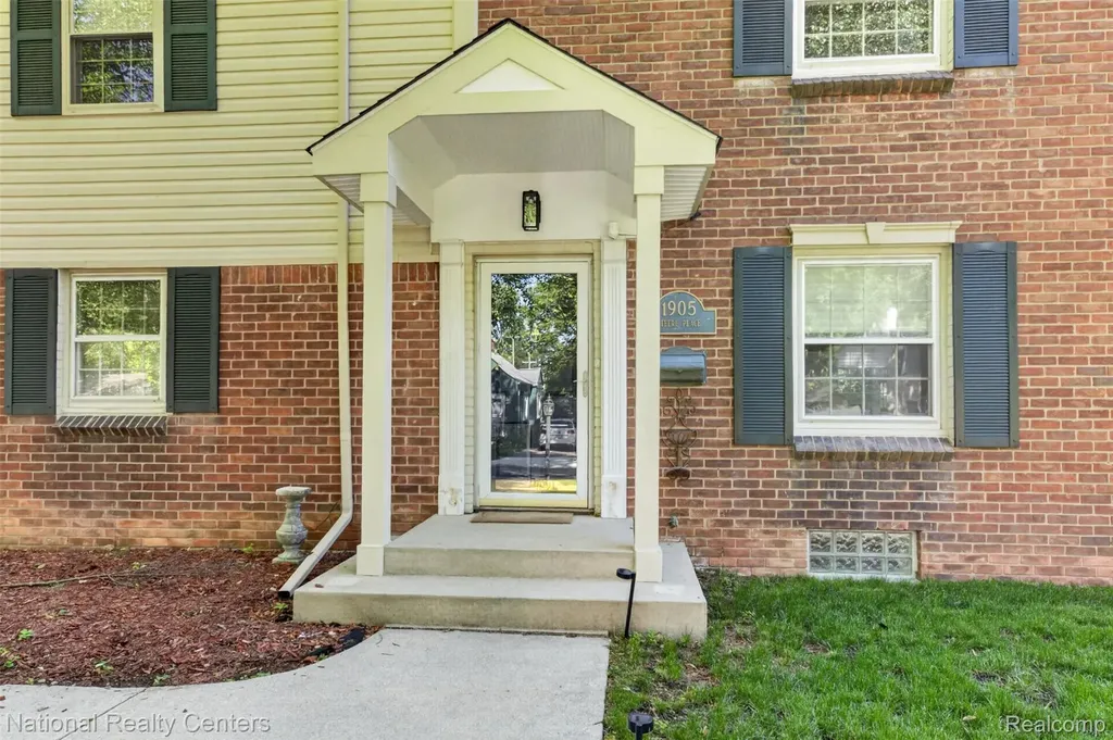 1905 Steere Place Ann Arbor City MI 48104