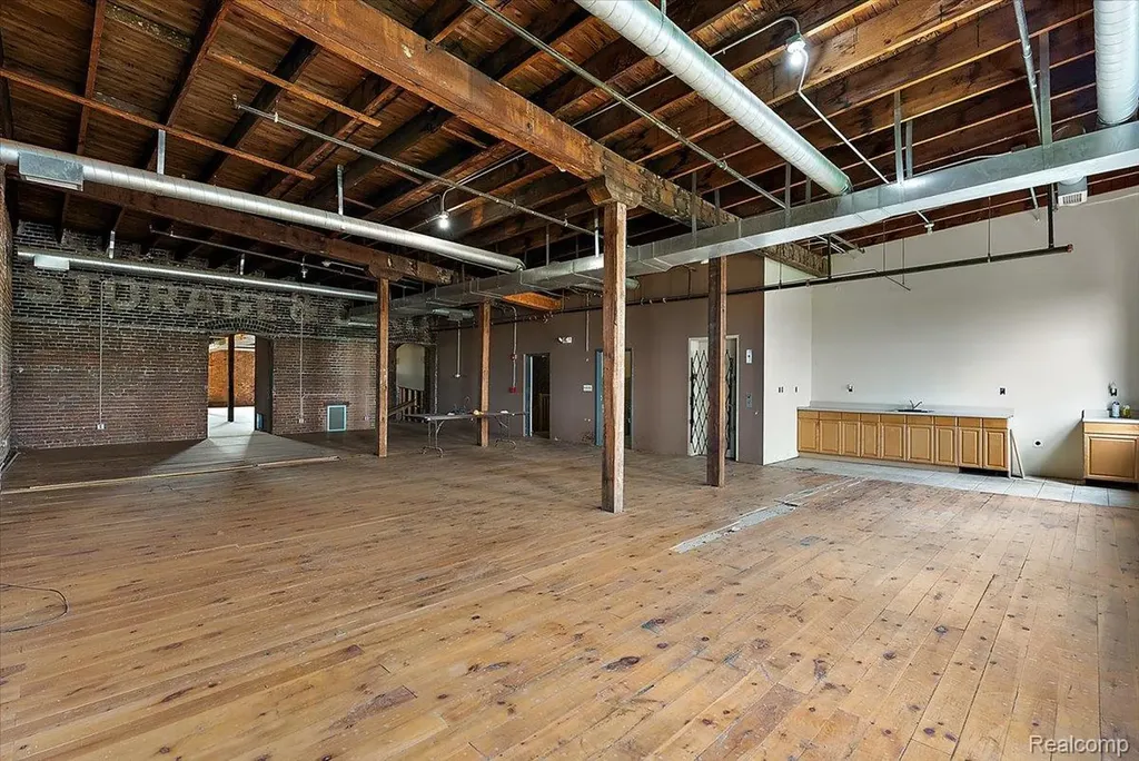 2630 Charlevoix Street Detroit City MI 48207