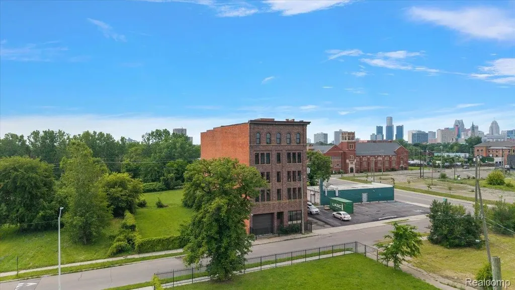 2630 Charlevoix Street Detroit City MI 48207