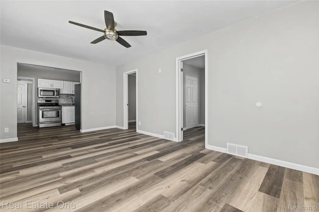 1539 Oconnor Avenue Lincoln Park City MI 48146