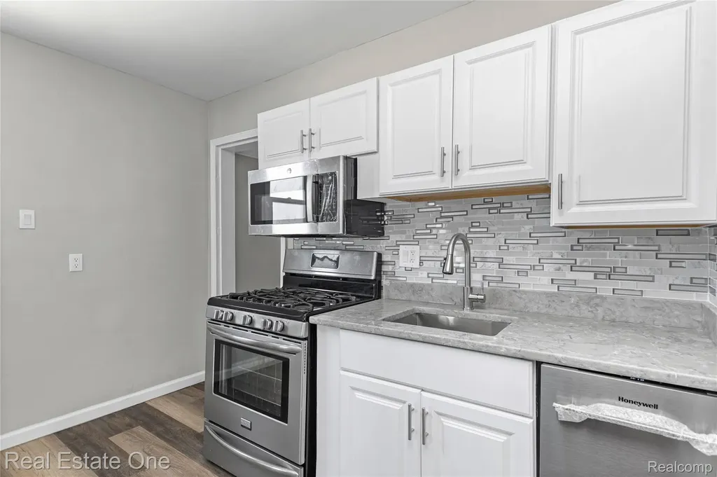 1539 Oconnor Avenue Lincoln Park City MI 48146