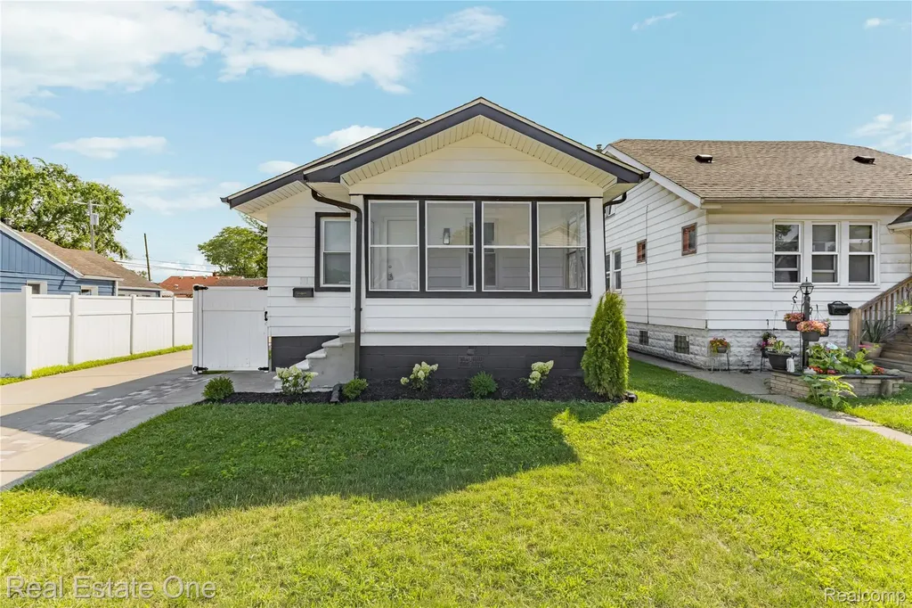 1539 Oconnor Avenue Lincoln Park City MI 48146
