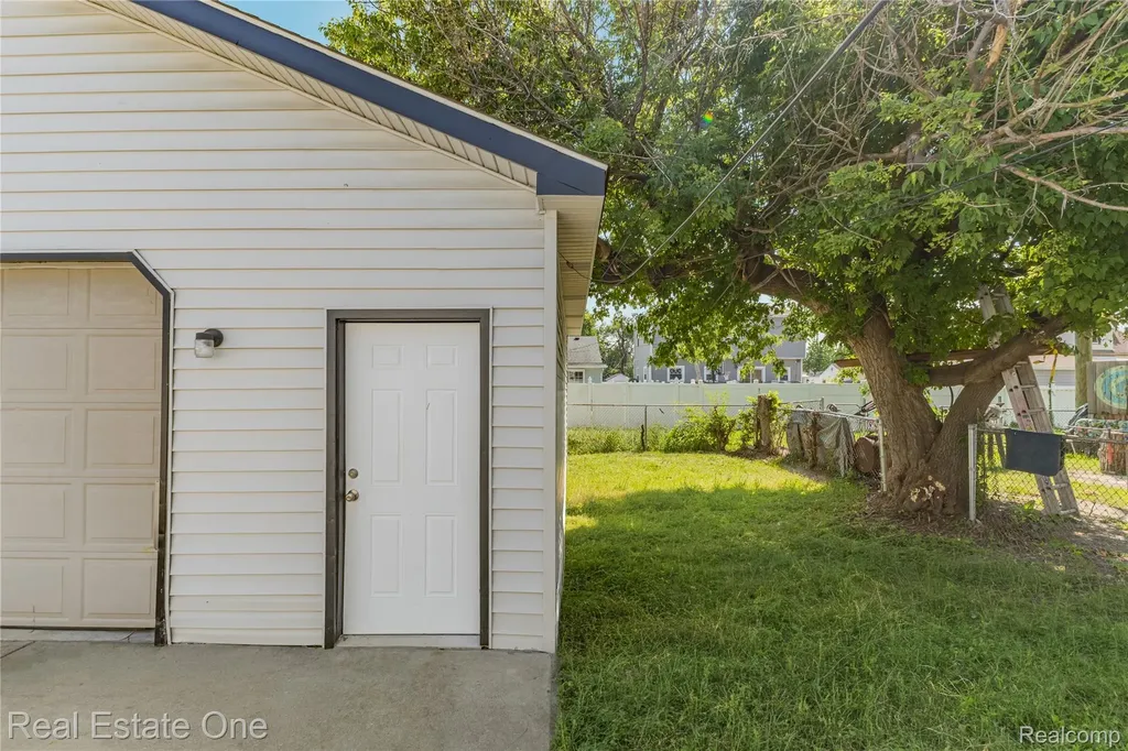 1539 Oconnor Avenue Lincoln Park City MI 48146