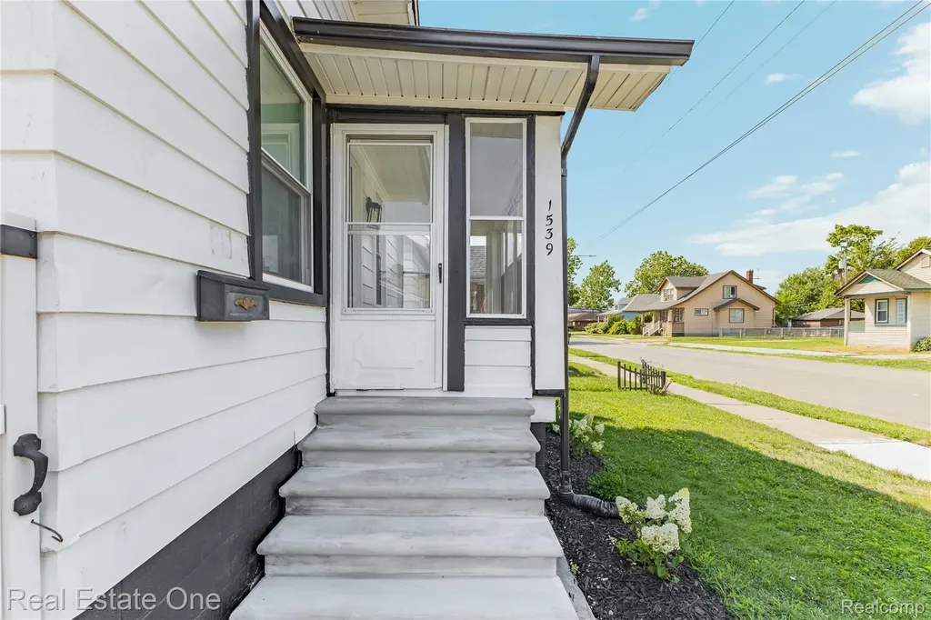 1539 Oconnor Avenue Lincoln Park City MI 48146