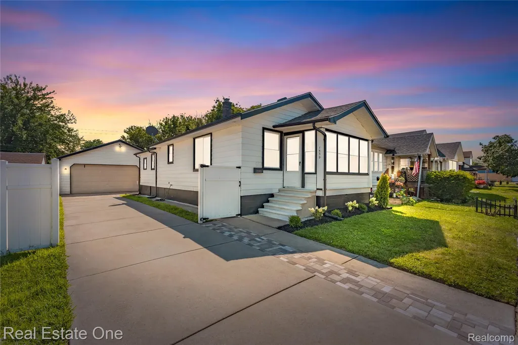 1539 Oconnor Avenue Lincoln Park City MI 48146