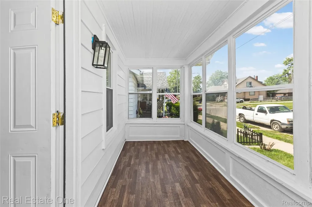 1539 Oconnor Avenue Lincoln Park City MI 48146