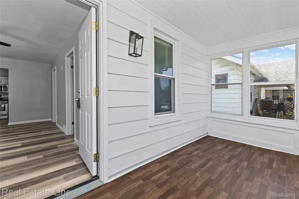 1539 Oconnor Avenue Lincoln Park City MI 48146