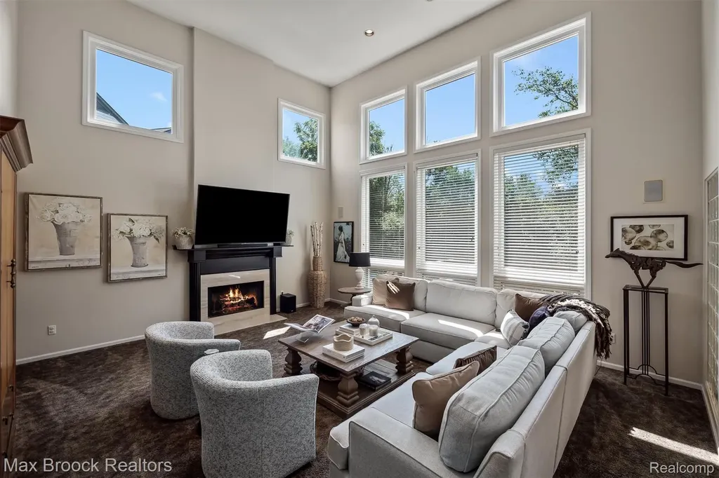5101 Village Commons Drive West Bloomfield Charter Township MI 48322