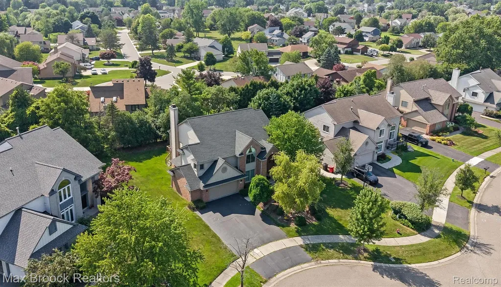 5101 Village Commons Drive West Bloomfield Charter Township MI 48322
