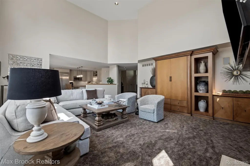 5101 Village Commons Drive West Bloomfield Charter Township MI 48322