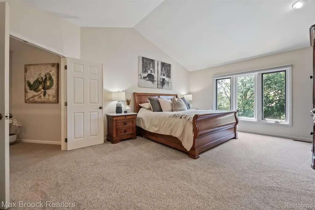5101 Village Commons Drive West Bloomfield Charter Township MI 48322