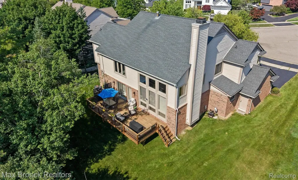 5101 Village Commons Drive West Bloomfield Charter Township MI 48322
