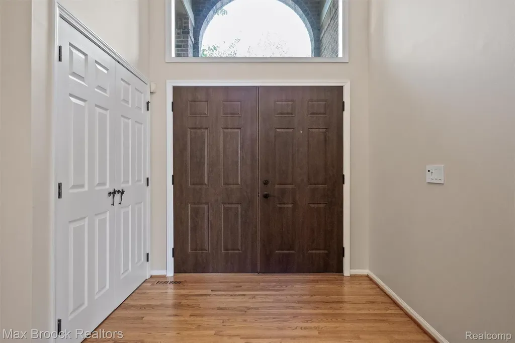 5101 Village Commons Drive West Bloomfield Charter Township MI 48322