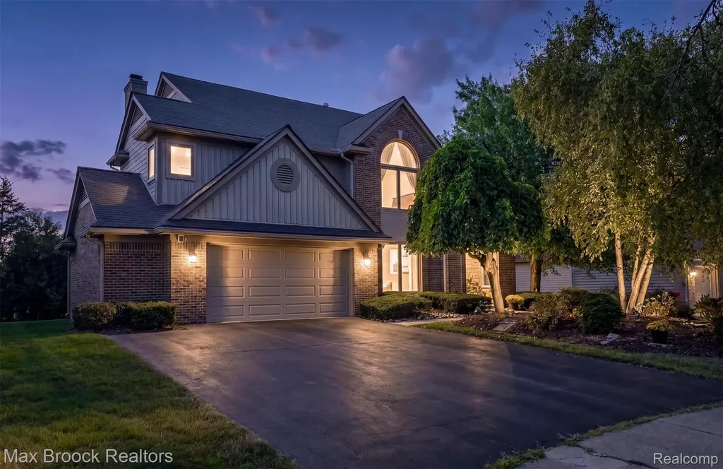 5101 Village Commons Drive West Bloomfield Charter Township MI 48322