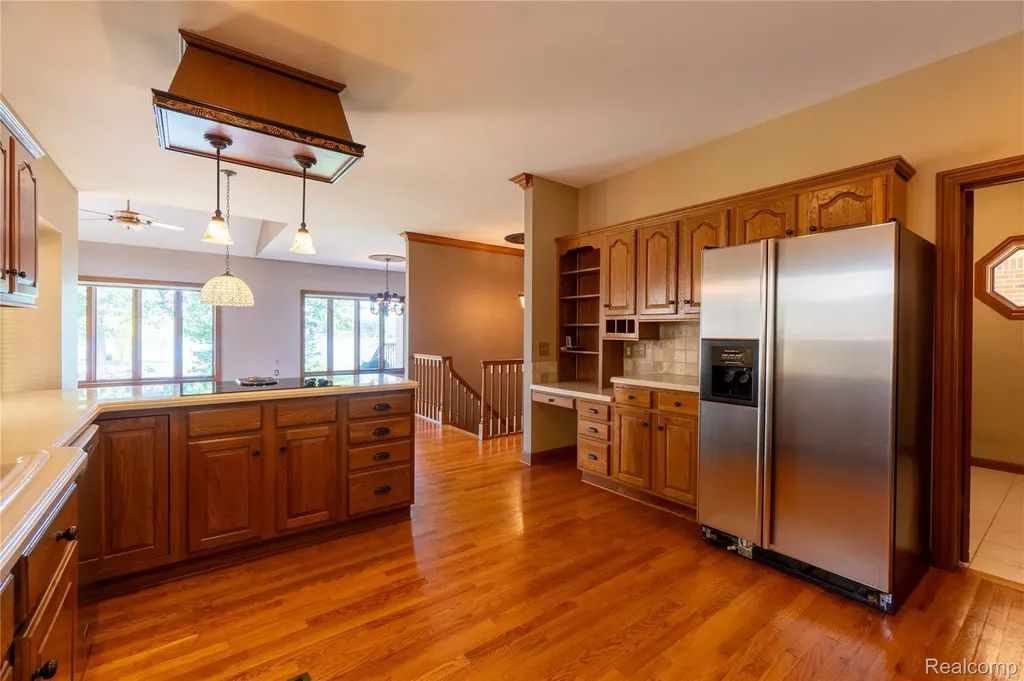 62 Chateaux Du Lac Drive Fenton Charter Township MI 48430