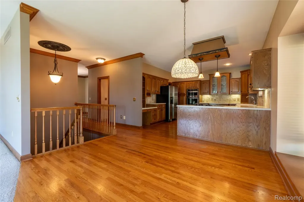62 Chateaux Du Lac Drive Fenton Charter Township MI 48430