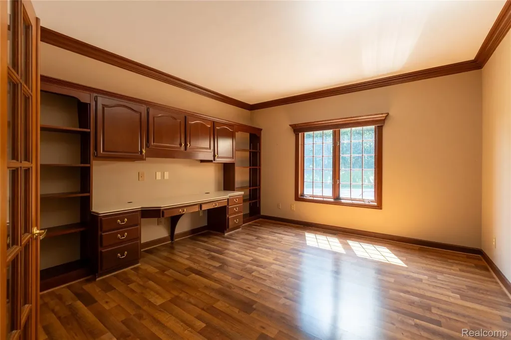 62 Chateaux Du Lac Drive Fenton Charter Township MI 48430