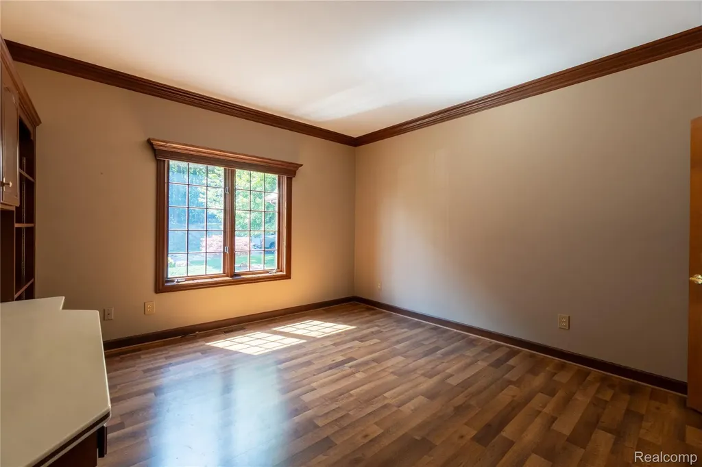 62 Chateaux Du Lac Drive Fenton Charter Township MI 48430