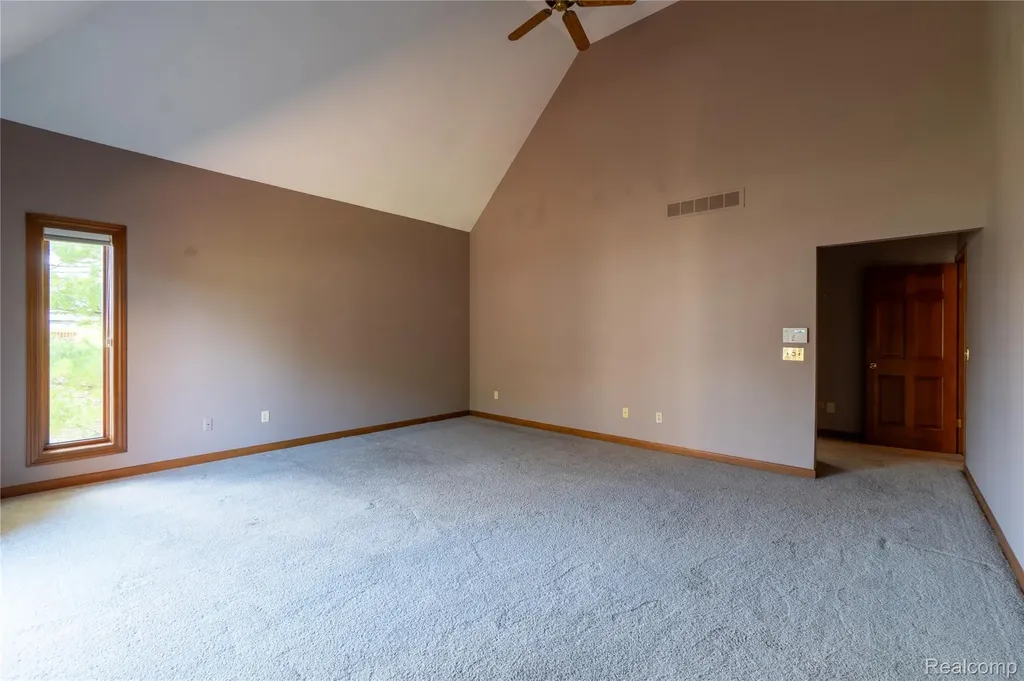 62 Chateaux Du Lac Drive Fenton Charter Township MI 48430
