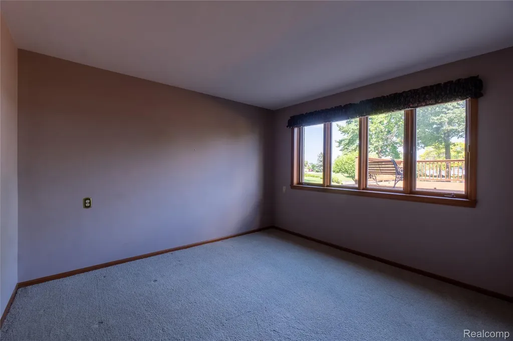62 Chateaux Du Lac Drive Fenton Charter Township MI 48430